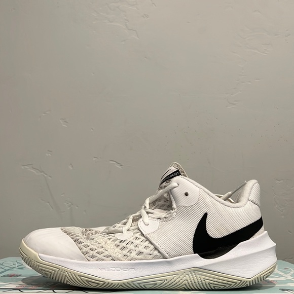 White nike zoom hyper court volleyball shoes - Picture 1 of 3